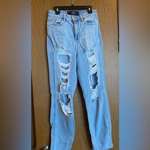 Hollister: Ultra High-Rise Mom Jean